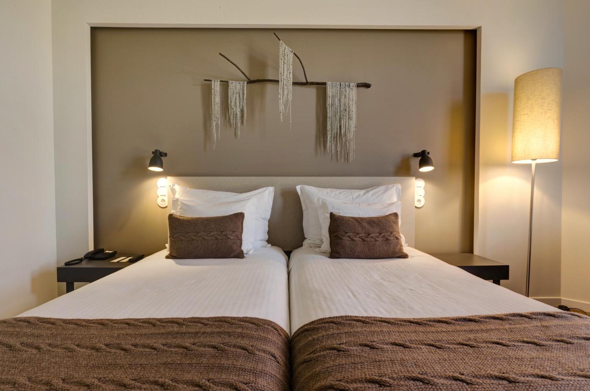 Twin Room with Extra Bed (2 Adults + 1 Child),1227058814:JPEG